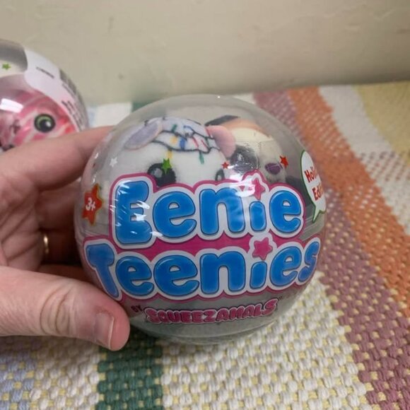 Squeezamals Holiday Edition Eenie Teenies Exclusive Mystery Packs - Picture 3 of 4